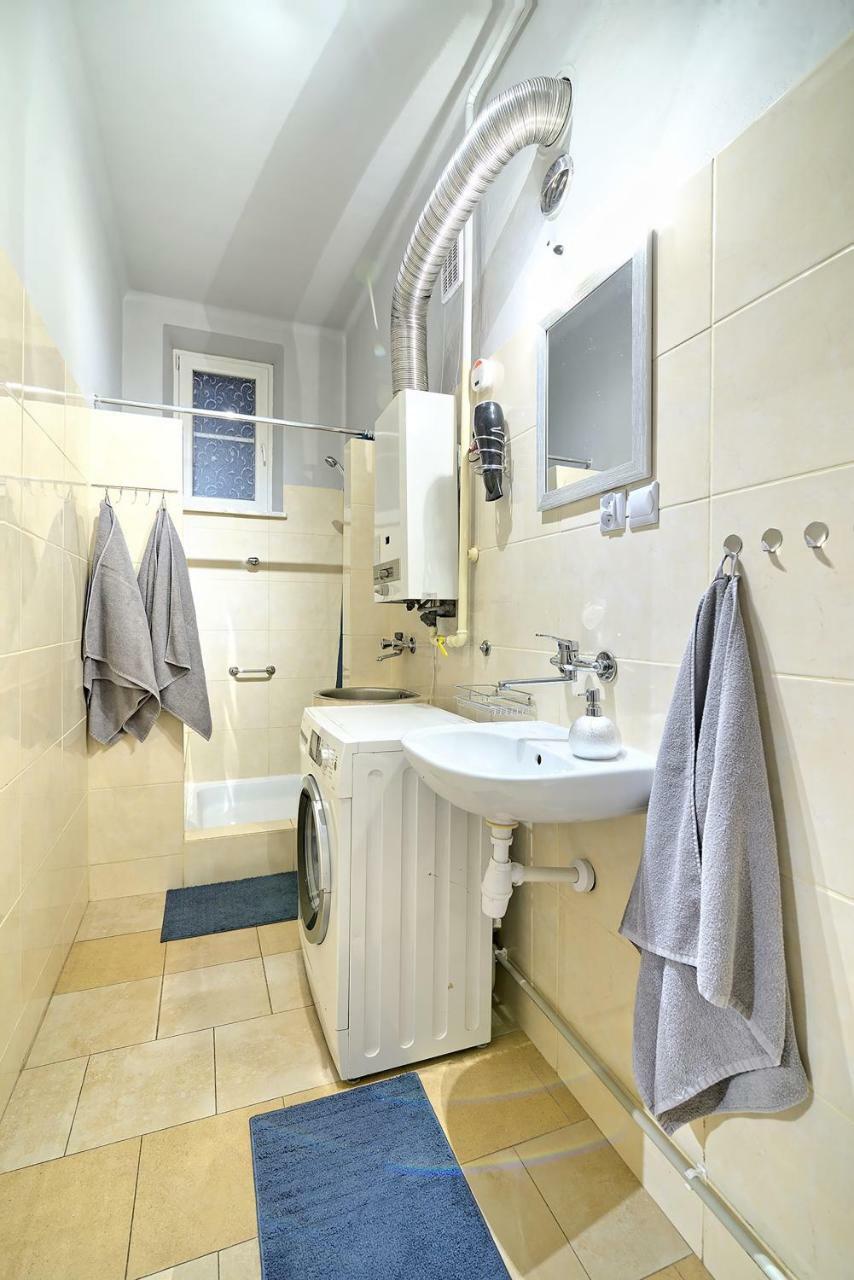 Luxury Retro Apartment, City Center, Wifi Cracovia Esterno foto